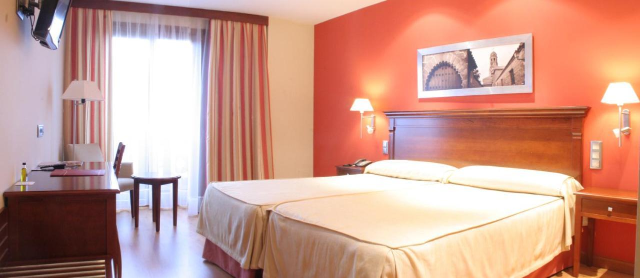 Hotel Campos De バエサ エクステリア 写真