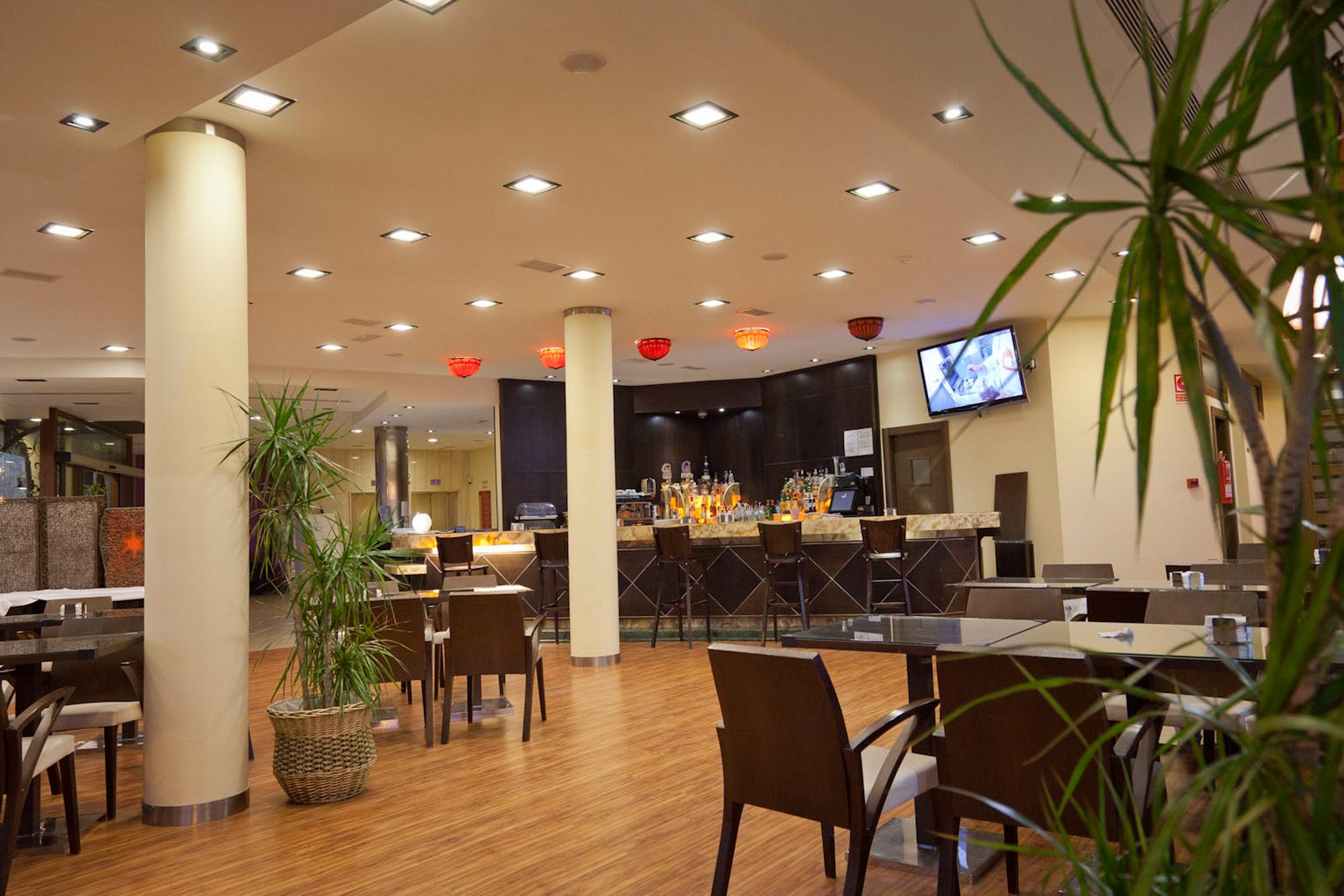 Hotel Campos De バエサ エクステリア 写真