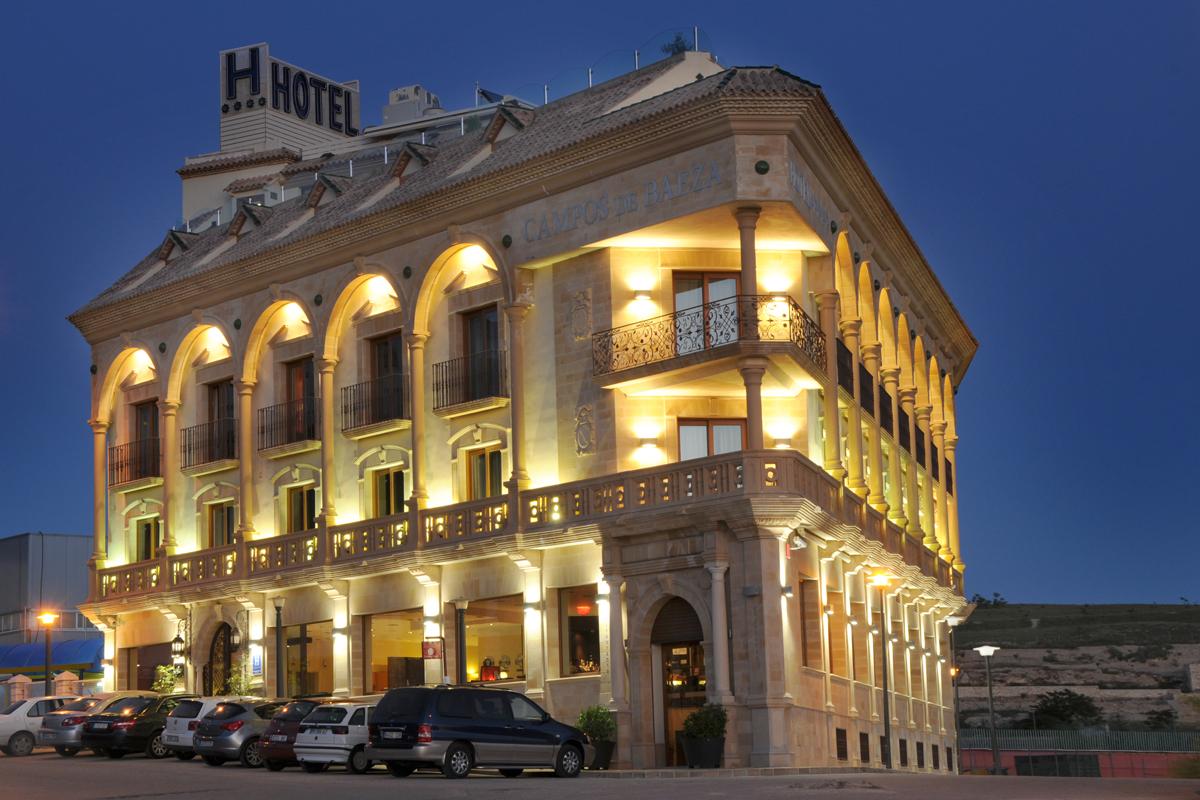 Hotel Campos De バエサ エクステリア 写真